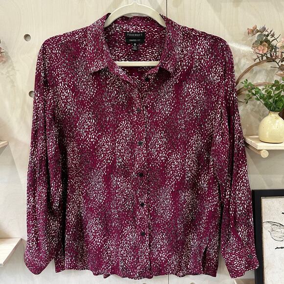 FOXCROFT Shaped Fit Button Up Blouse SZ 18W Wine Abstract Dot Rayon Shirt - Picture 1 of 10